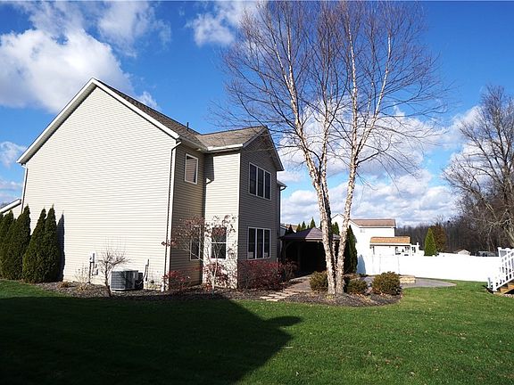 4th image of 1405 Hidden Lake Blvd