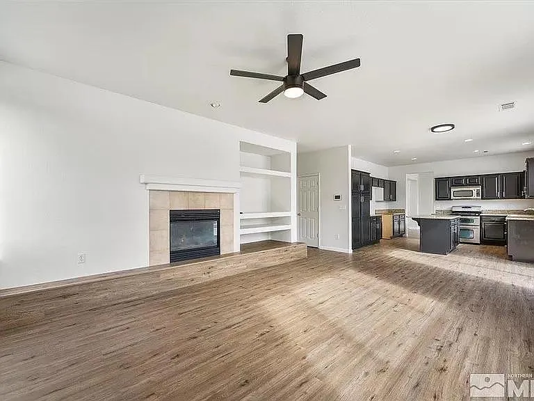 560 Golden Vista Ct — Photo 8