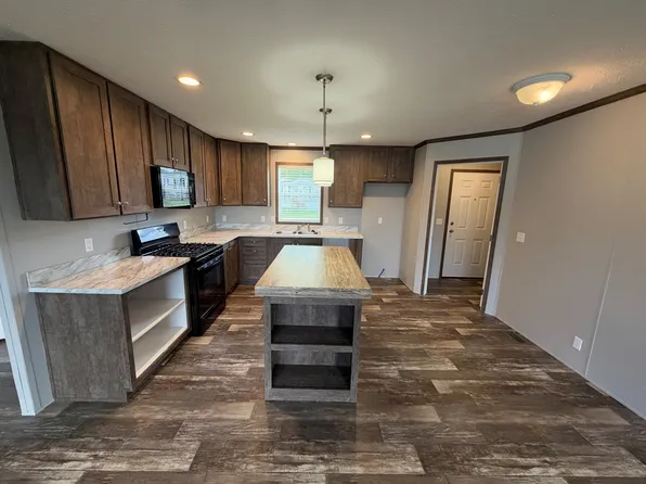 59 Sycamore Blvd #59, Highland, MI 48357