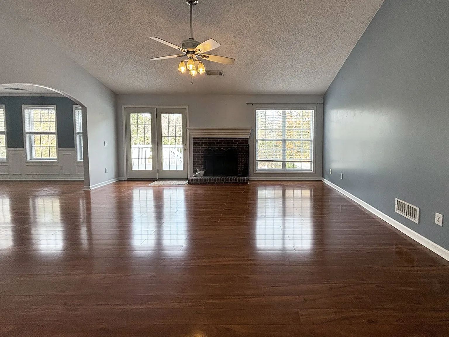 627 Teal Dr — Photo 3