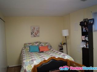 8939 Burke Lake Rd, Springfield, VA 22151