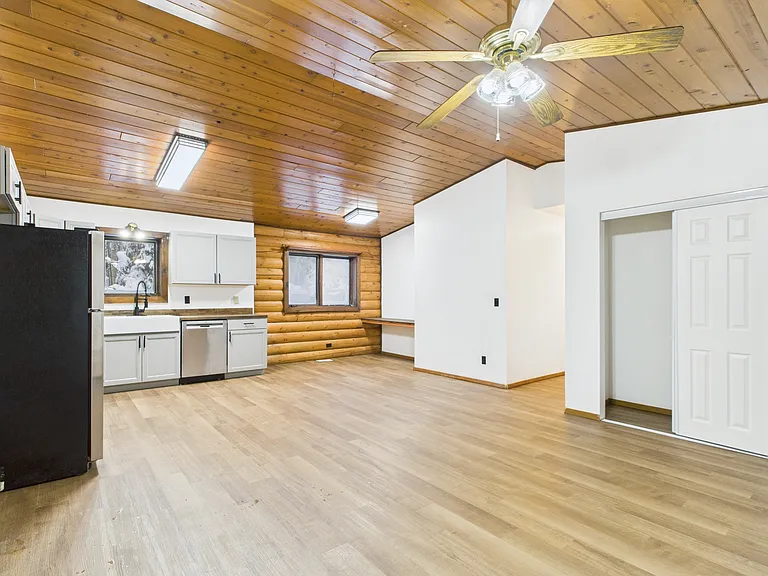 2587 Rachel Ct — Photo 3