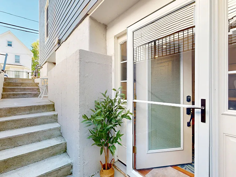 36 Montgomery St — Photo 14