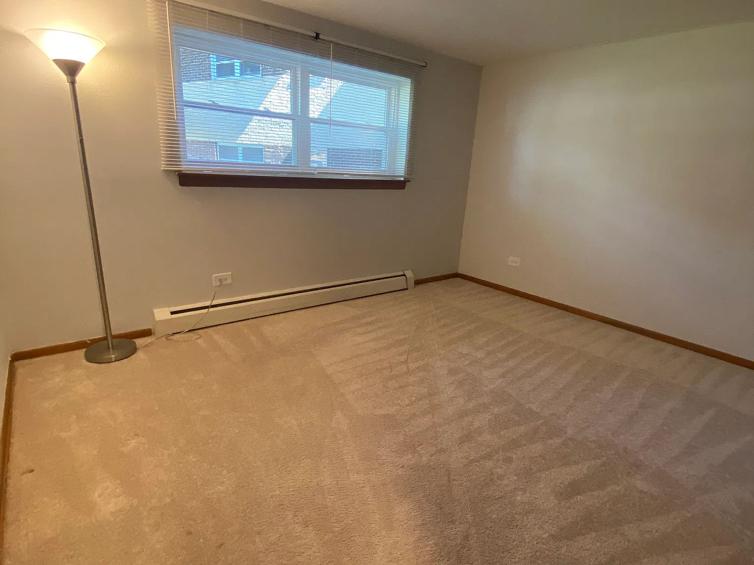 2 bed, 900 sqft, $2,100 — Photo 2