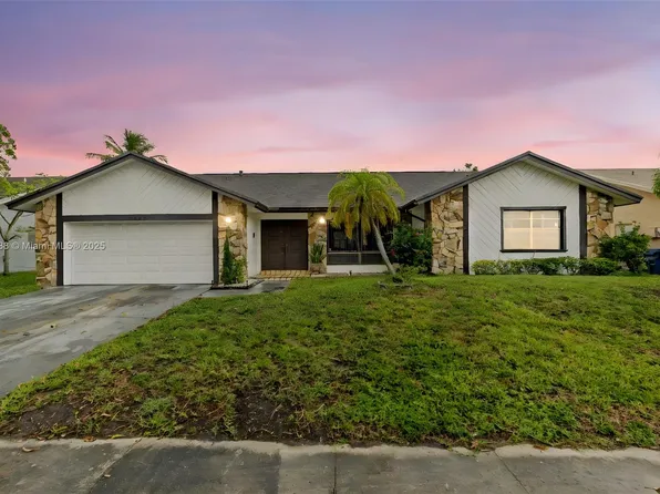 6740 NW 45th St, Lauderhill, FL 33319