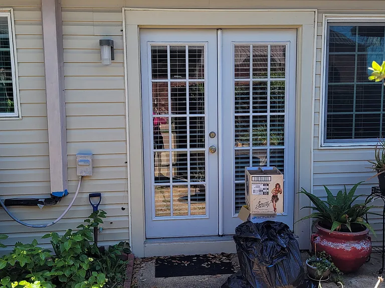 2100 Windsor Dr #6 — Photo 15