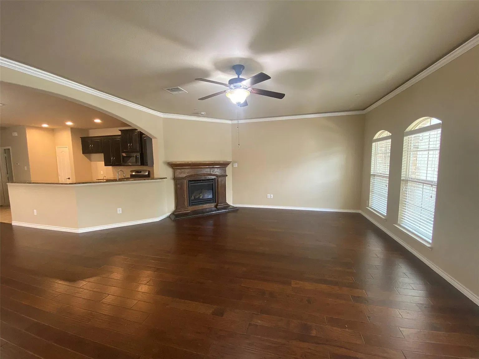 3 bed, 2.5 bath, 2200 sqft, $2,750 — Photo 3