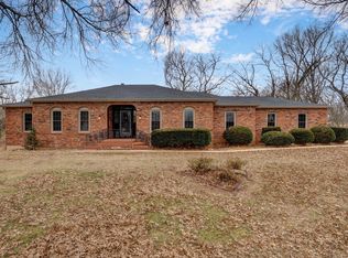 5663 S Farm Road 135, Springfield, MO 65810