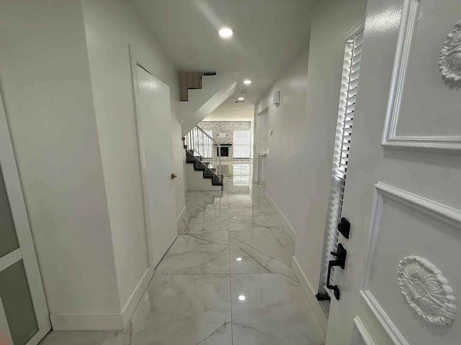 3 bed, 2.5 bath, 1576 sqft, $3,800 — Photo 1