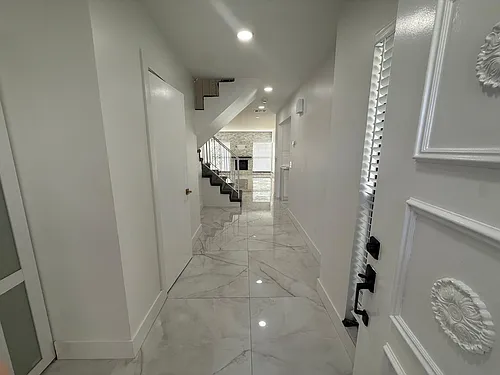6744 Canary Palm Cir Photo 1