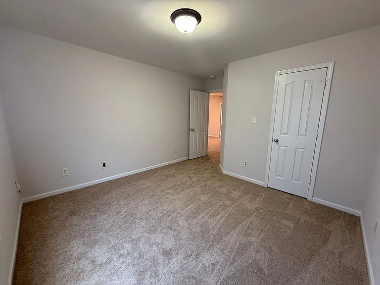 3700 Herkimer Dr — Photo 17