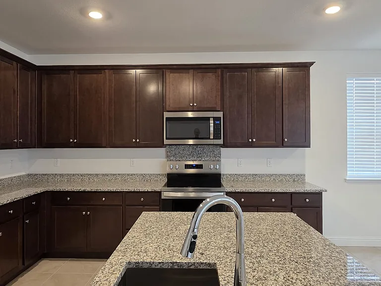 1507 Harvard Way — Photo 8