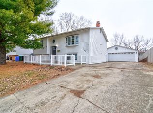 3245 Robin Dr, Decatur, IL 62526