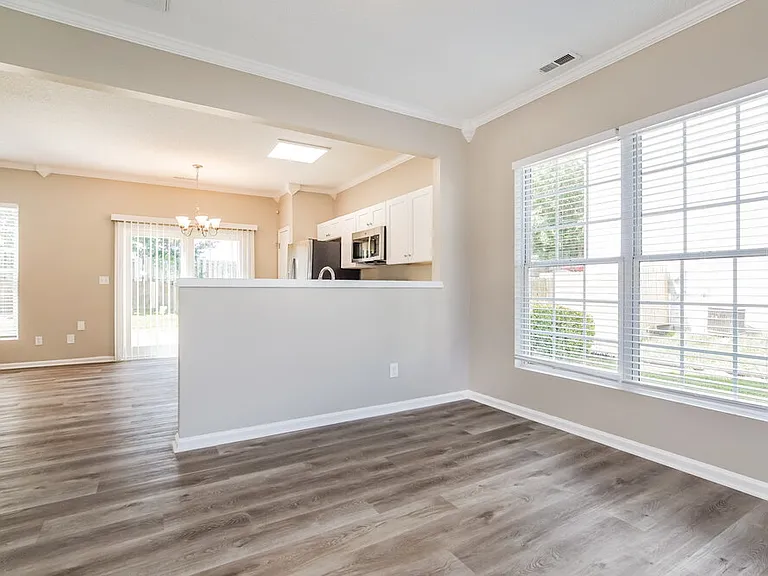 108 N Honey Springs Ave — Photo 6
