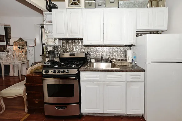 Rented by J Misrahi Realty Corp | media 4