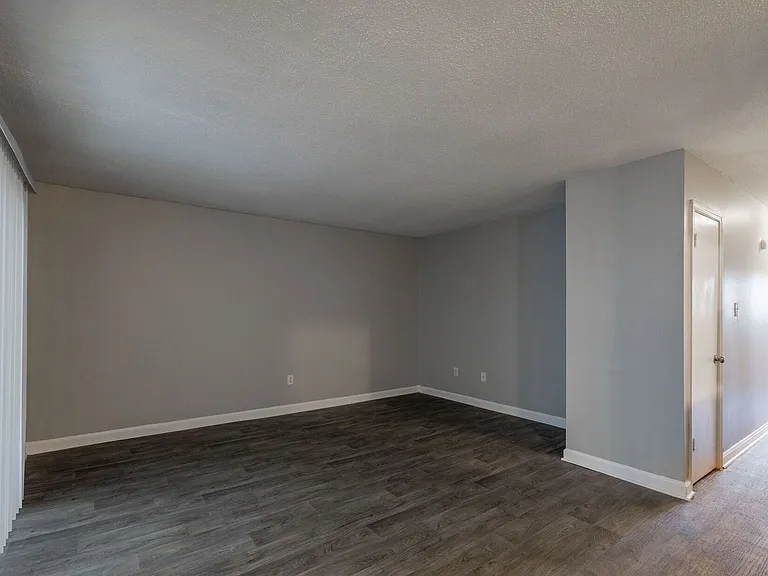 Brookwood Apartments — Photo 18