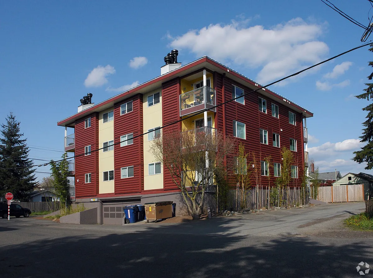 Building Photo - Hawk Apartments