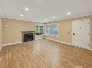 18408 Hatteras St Unit 19, Tarzana, CA