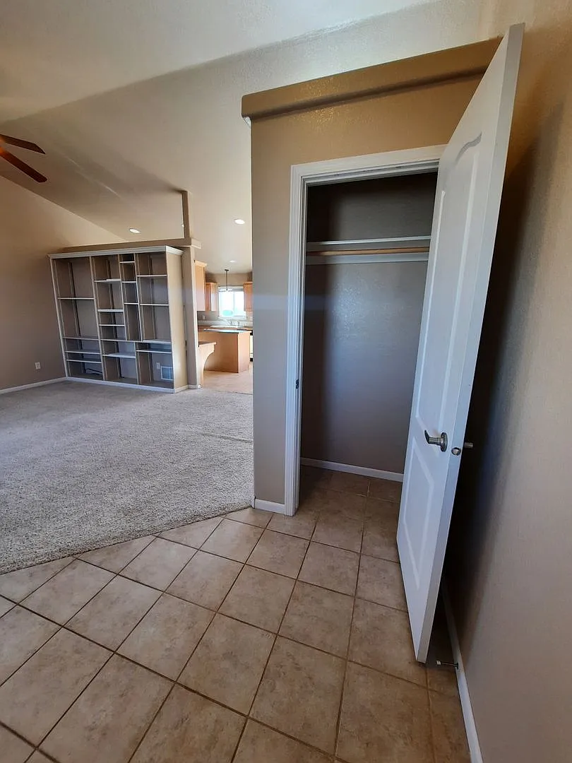 4 Bed | 3.5 Bath | Triple Garage | Red Rocks — Photo 4