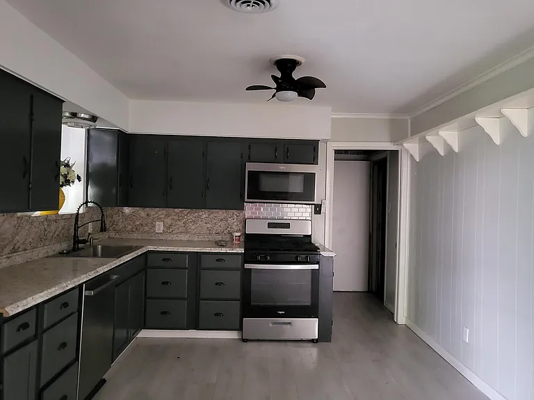 1701 P Ave — Photo 9