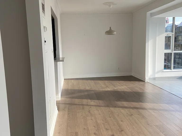 77 Avenue Rd #401 — Photo 6