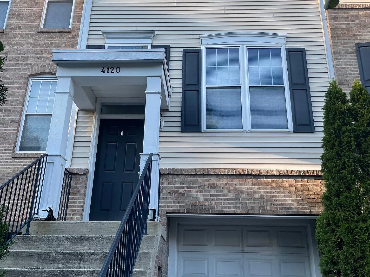 2 bed, 2.5 bath, 1792 sqft, $2,050 — Photo 1