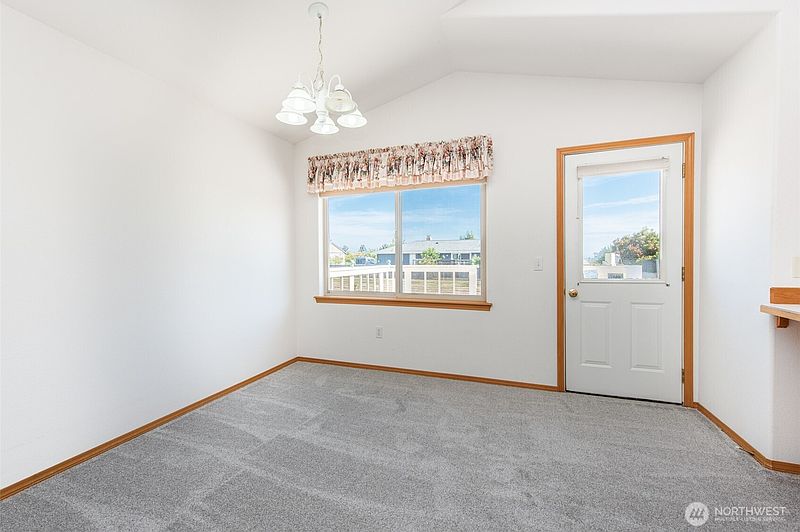 5th image of 100 Bay View St