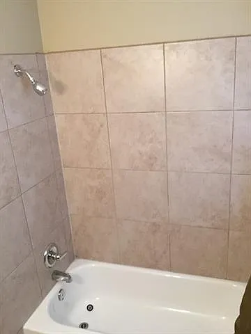8813 Edinburgh St — Photo 6