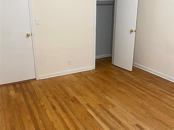 5th image of 176 Uniondale Ave #1