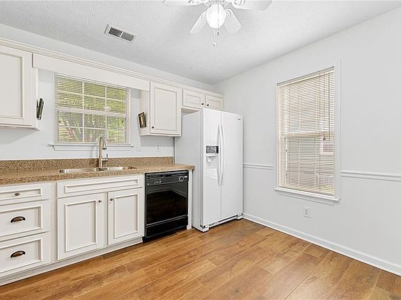3rd image of 3040 Majestic Park Ct