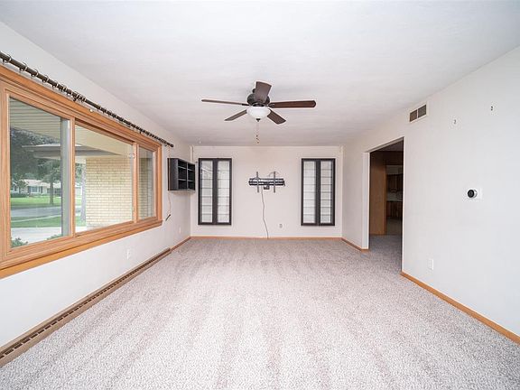 5th image of 523 Blenheim Dr
