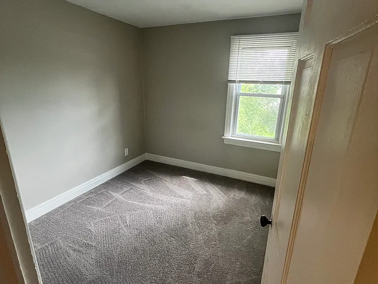 633 Englewood Ave #2 — Photo 7