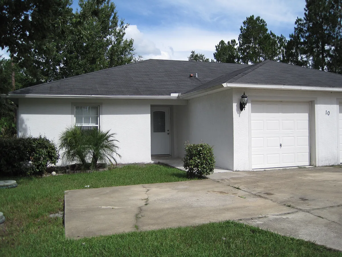 Building Photo - 10 Emerald Ln