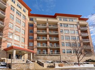 40 Prairie Park Dr APT 411, Wheeling, IL 60090