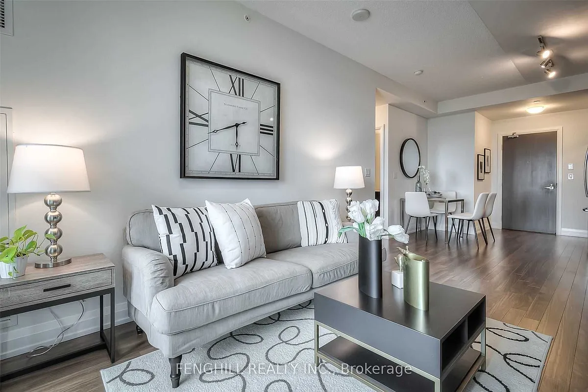 Building Photo - 7171 Yonge St #1811
