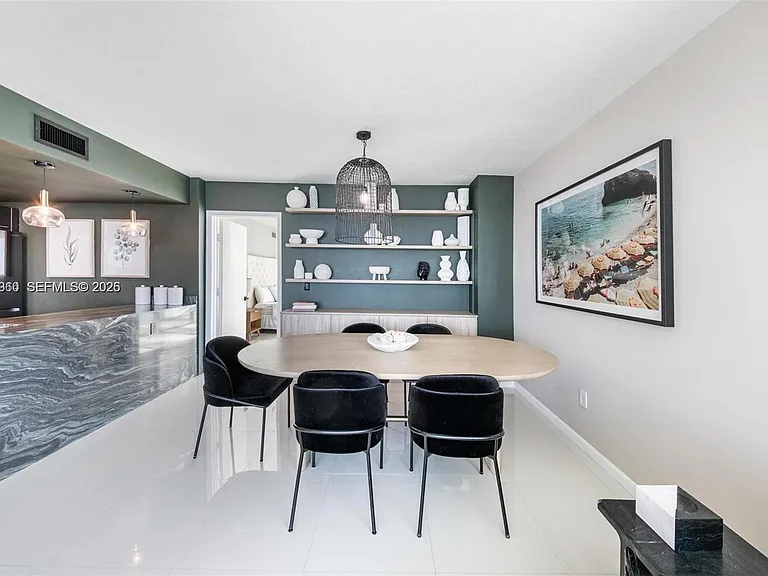 665 NE 25th St #1805 — Photo 14