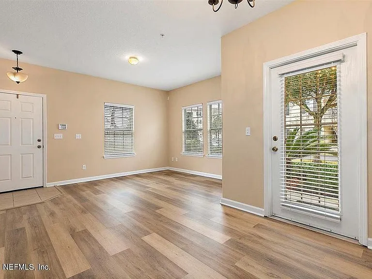 575 Oakleaf Plantation Pkwy #1108 — Photo 2