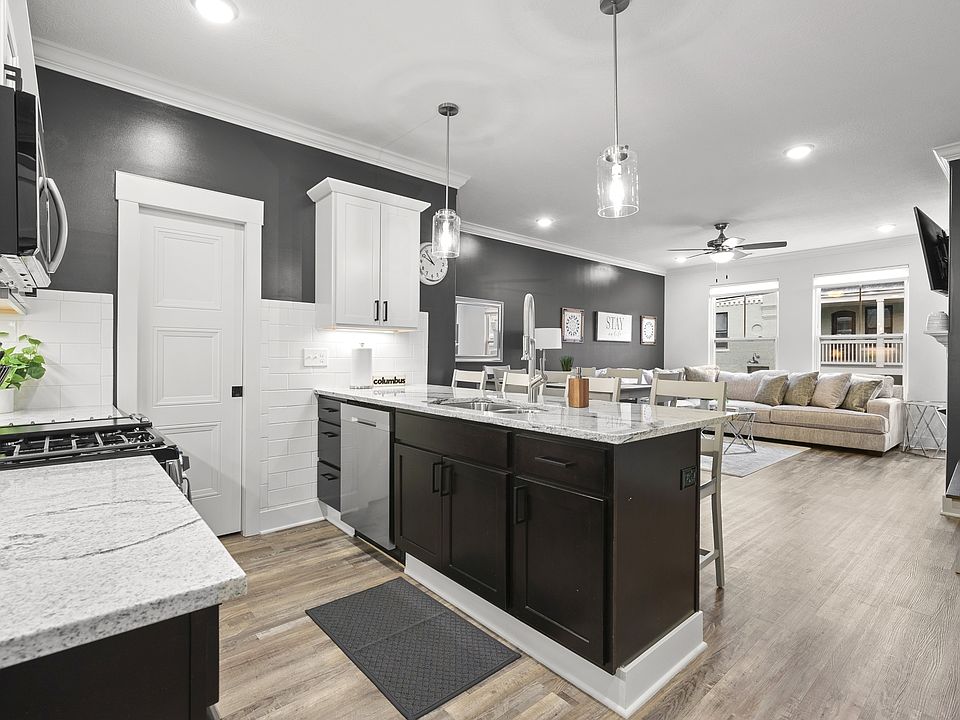 1st image of 127 E 8th Ave #127