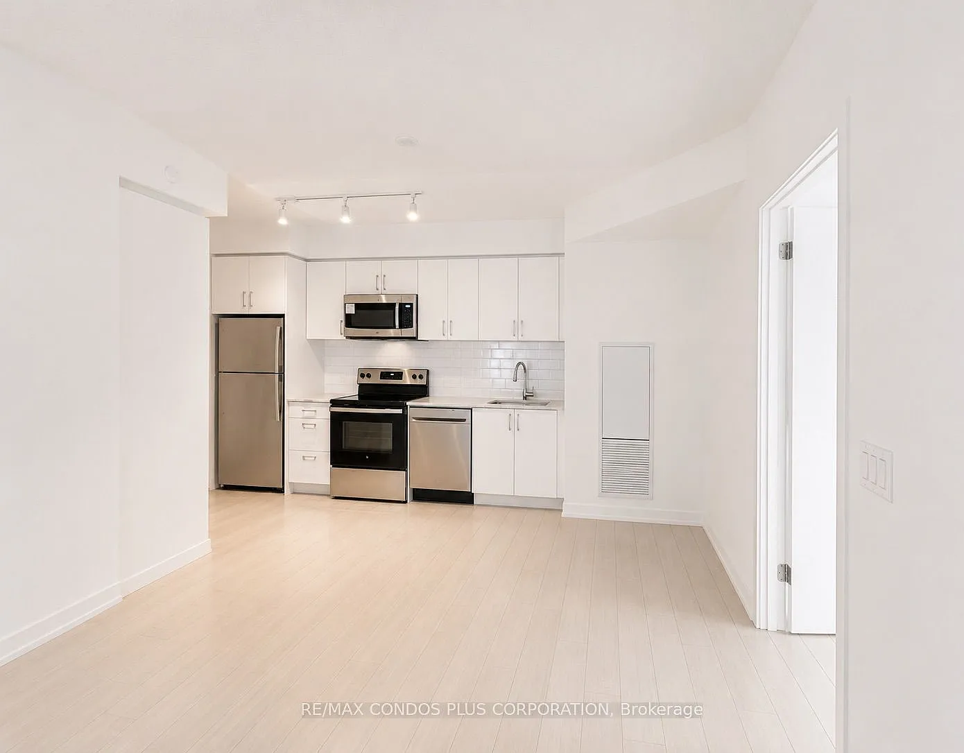 3 bed, $3,100 — Photo 4