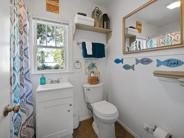 220 Avocado Ave — Photo 8