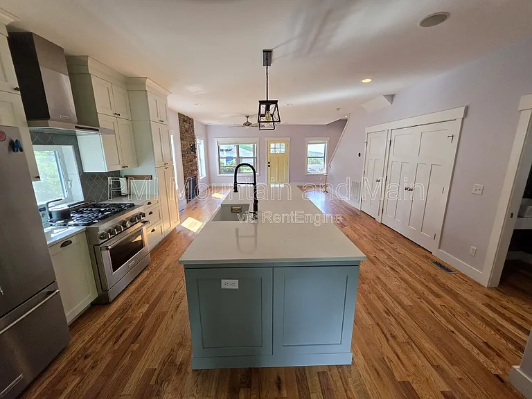 156 Bradley St — Photo 13