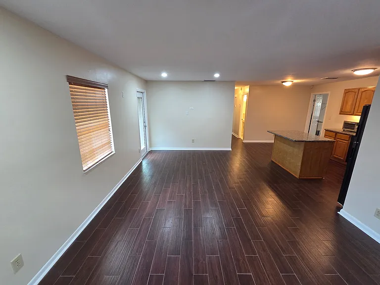 906 W Braddock St — Photo 3