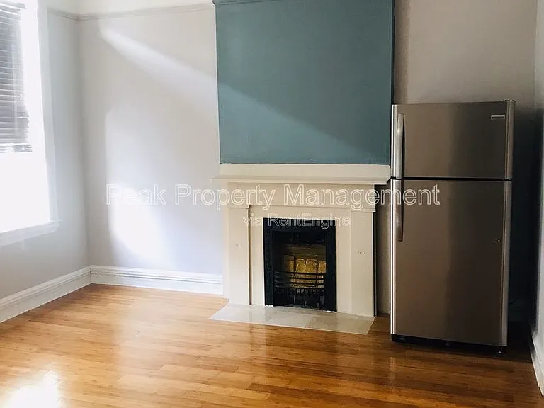 209 N 3rd St #1 — Photo 5