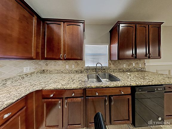 5th image of 2101 Continental St