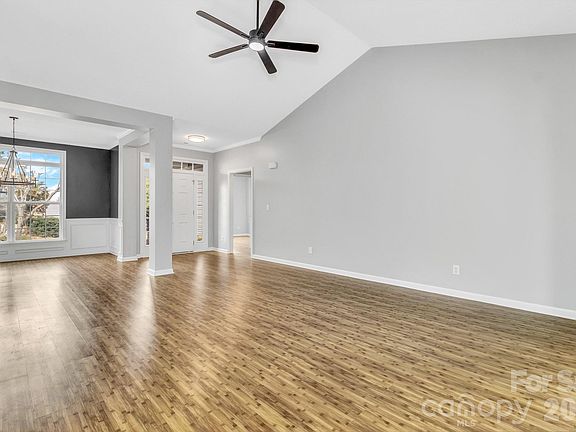 4th image of 7 W Hiawassee Rd