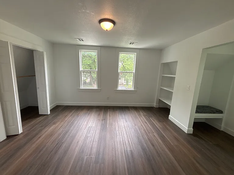 109 E St NW — Photo 5