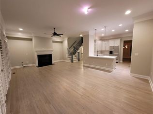 5445 Battery Ln #5445, Atlanta, GA 30342