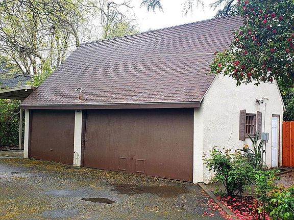 2nd image of 1140-1142 Fremont Way