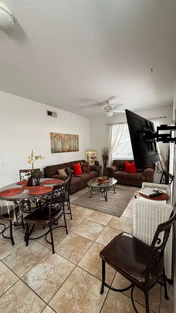 4 bed, 1470 sqft, $1,950 — Photo 4