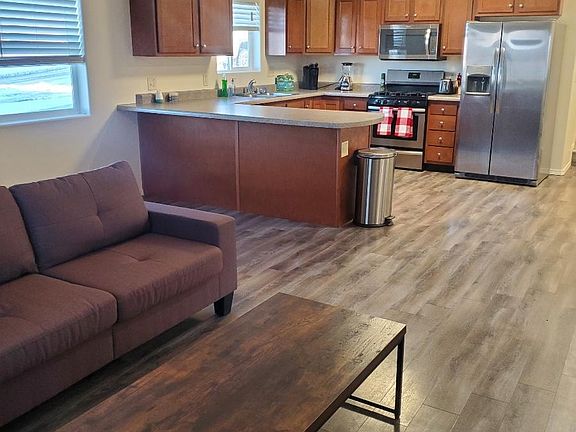5th image of 716 E Green Ave